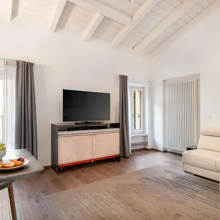 Conte Manfredo And Donna Angelina With Breathtaking Arena Views In Apartman