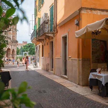 Apartman Conte Manfredo And Donna Angelina With Breathtaking Arena Views In *
