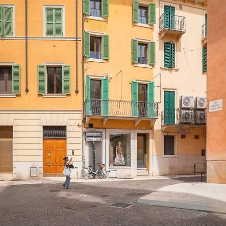 Apartman Conte Manfredo And Donna Angelina With Breathtaking Arena Views In