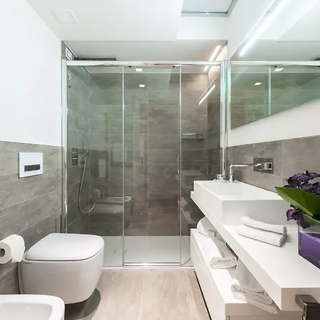 Conte Manfredo And Contessa Sarah Apartments With Breathtaking Arena Views In Verona
