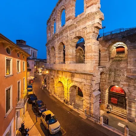 Апартаменты Verona Suites *